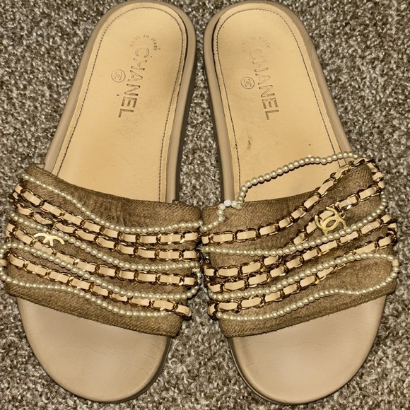 Chanel slides - Picture 3 of 3